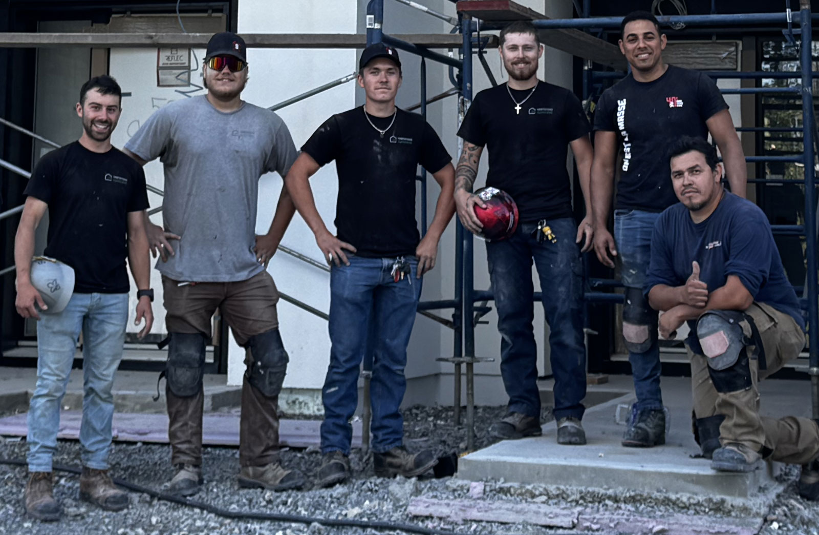 L'équipe de construction REOVA Construction : charpentiers et gestionnaires de projets à Sherbrooke